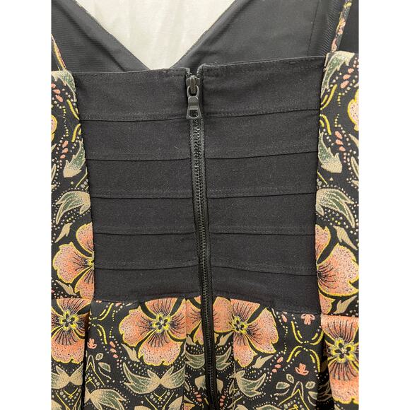 NWT Alice and Olivia Madison Floral Dress size 4 - Picture 3 of 6